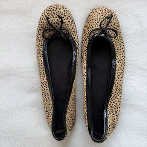 Aerosoles Bell Cheetah print flats, with a round toe shape, women's size 9